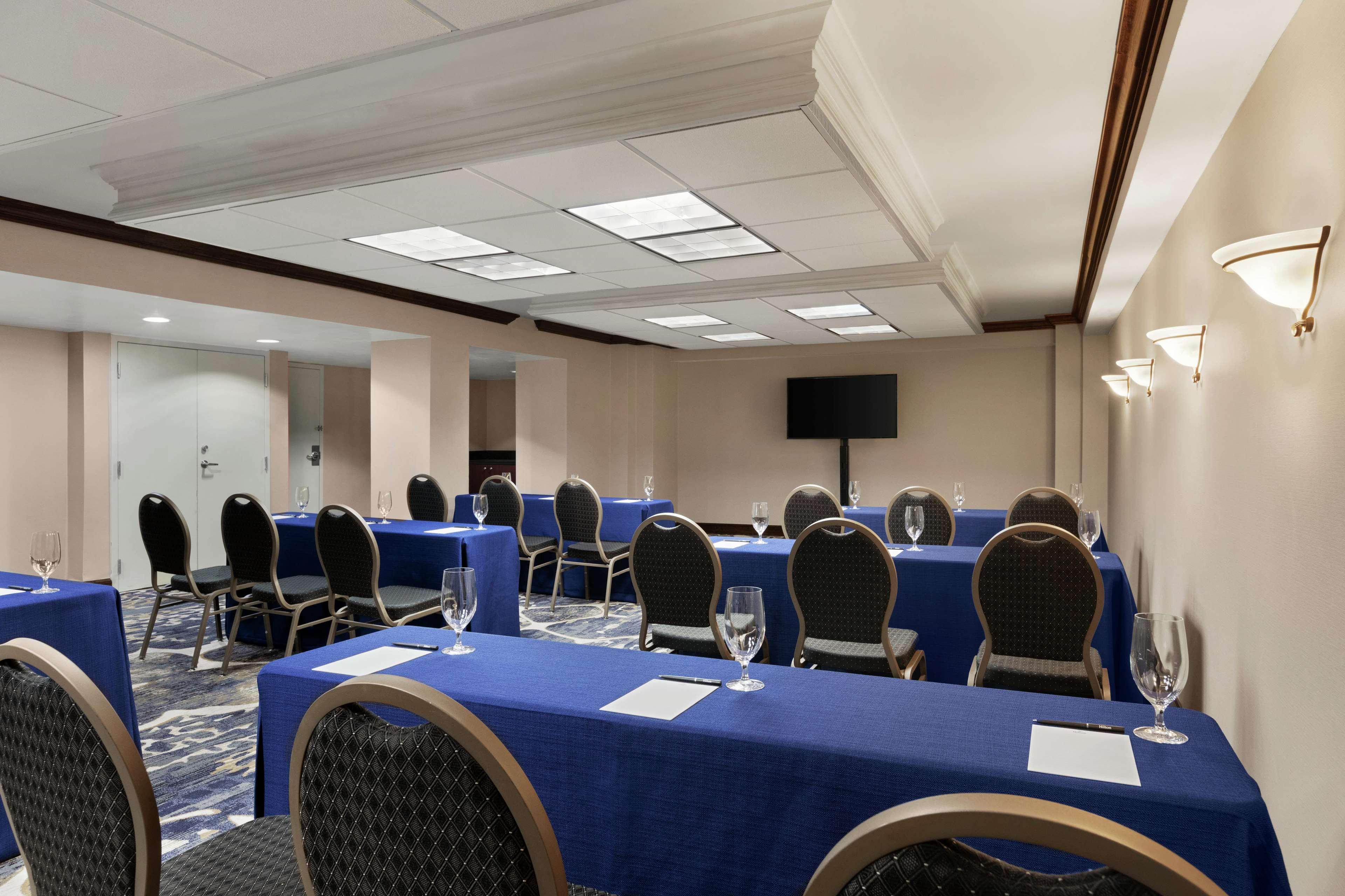 Hotel Doubletree By Hilton South Charlotte Tyvola Exterior foto