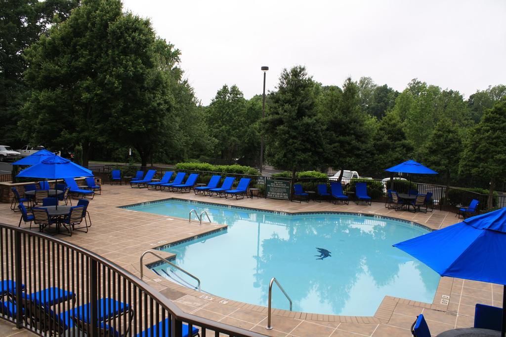 Hotel Doubletree By Hilton South Charlotte Tyvola Exterior foto